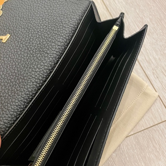 Capucines Long Wallet in Near Perfect Condition - Picture 6 of 7